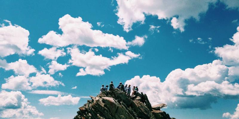 从工业级风扇到家用静音革命：投影仪与游戏机的散热噪音控制之道