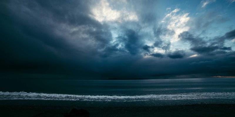 利用CFD仿真优化离心风扇叶型与风道设计：提升工业设备散热效率的关键